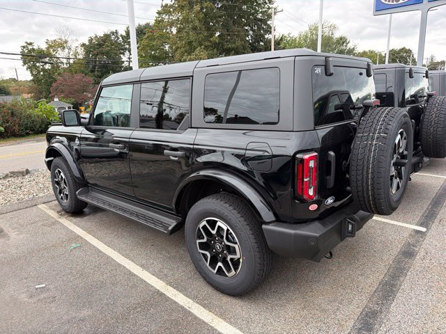 New 2026 Shadow Black Ford Outer Banks® image 5