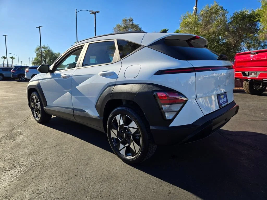 Used 2024 Atlas White Hyundai SEL image 4