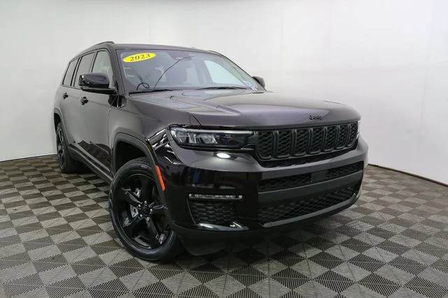 Used 2023 Orange Jeep Limited image 3