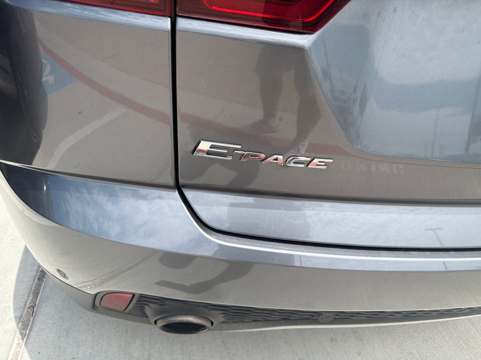 Used 2020 Corris Gray Metallic Jaguar Base image 8