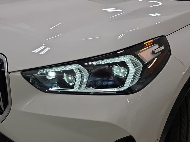 Used 2026 Alpine White BMW xDrive28i image 28