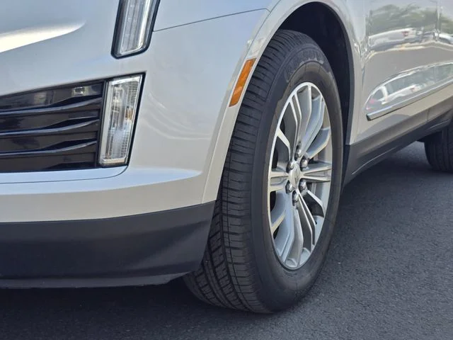 Used 2017 Radiant Silver Metallic Cadillac Luxury image 22