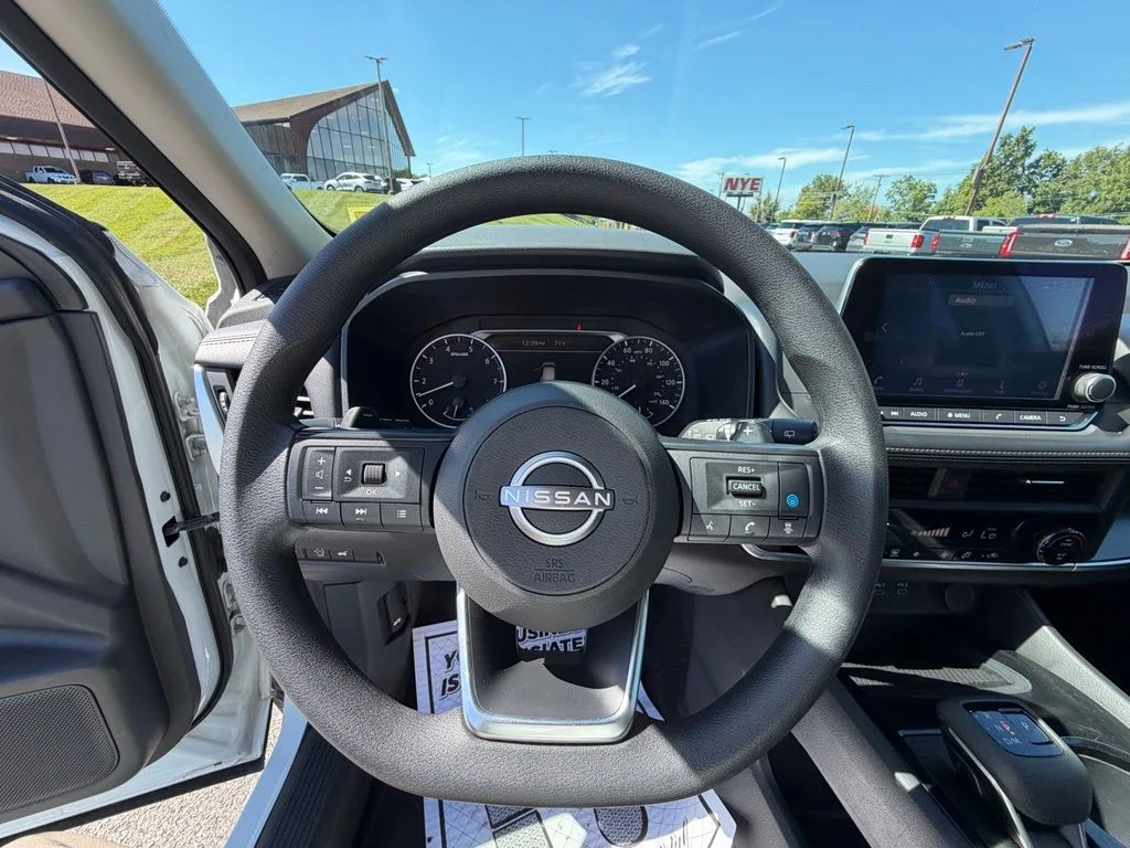 Used 2024 White Nissan SV image 29
