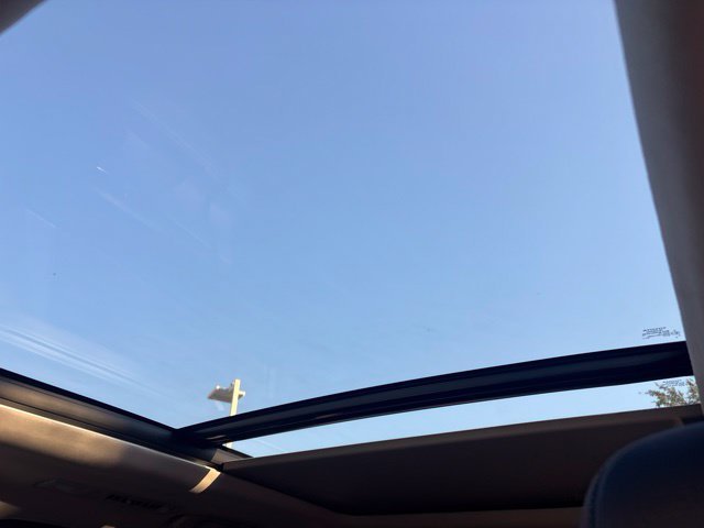 Used 2020 White Toyota Platinum image 10