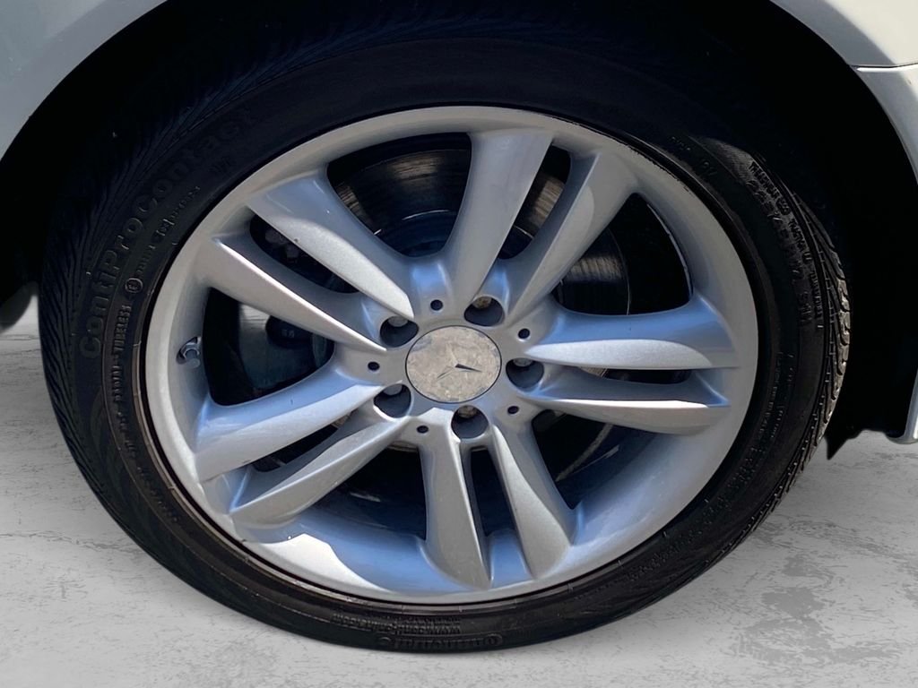 Used 2008 White Mercedes-Benz CLK 350 image 22