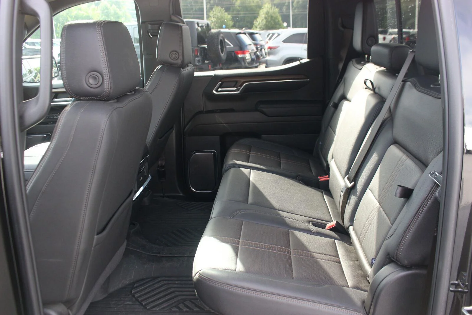 Used 2024 Black Chevrolet High Country image 36