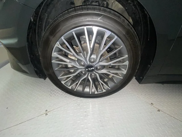 Used 2023 Gray Kia GT-Line image 10
