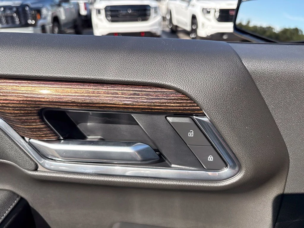 New 2026 Sterling Metallic GMC Elevation image 16