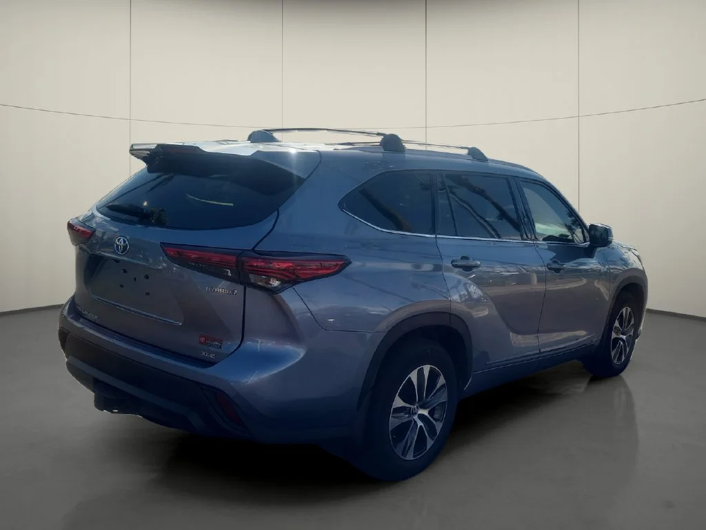 Used 2022 Blue Toyota XLE image 7