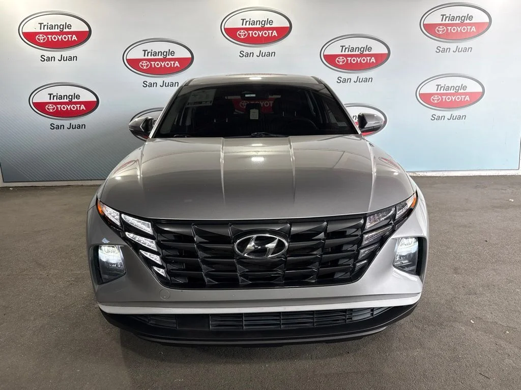 Used 2023 Silver Hyundai SE image 2