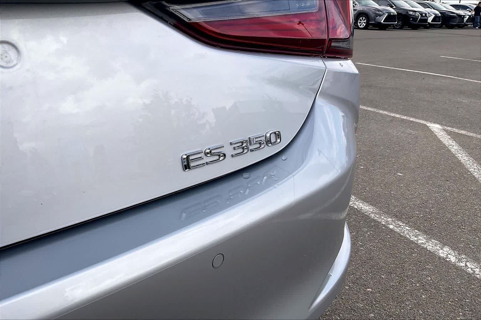 Used 2019 Silver Lining Metallic Lexus  image 30
