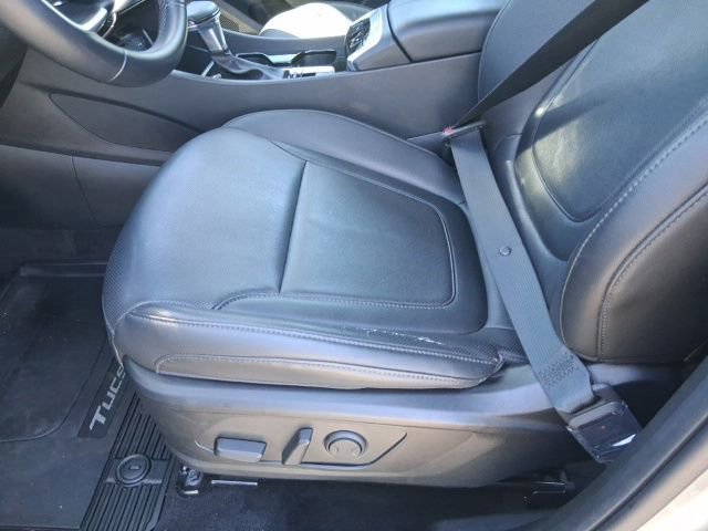 Used 2023 Shimmering Silver Hyundai SEL image 32