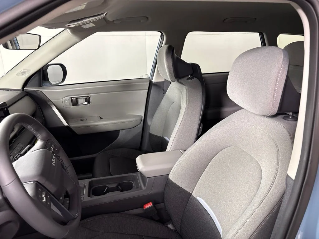New 2027 Frost Blue / Black Roof Kia S image 27