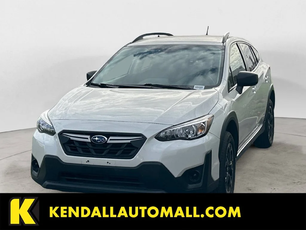 Used 2019 Gray Jeep Latitude Plus image 1