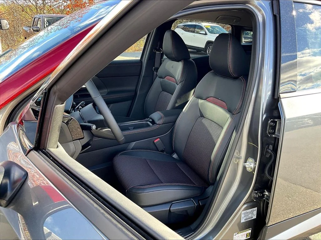 2026 Nissan KICKS SR AWD - Photo 11