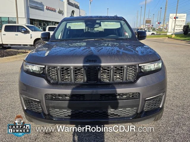 Used 2023 Gray Jeep Limited image 2