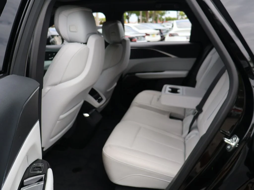 Used 2025 Black Cadillac Luxury image 39