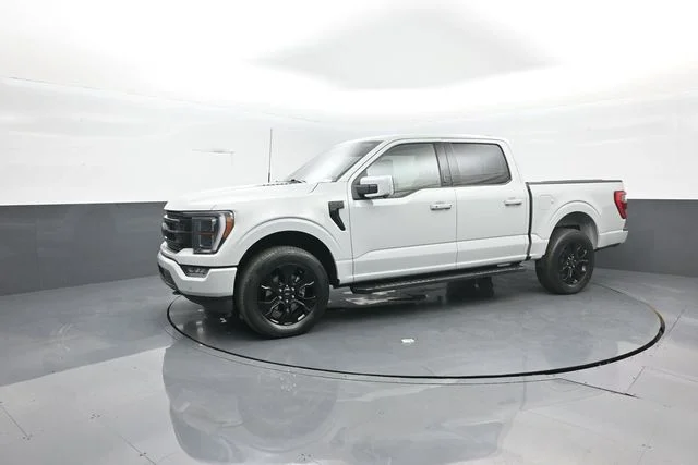 Used 2023 White Ford Lariat image 4