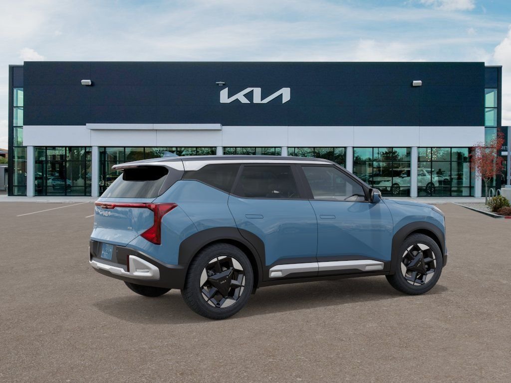New 2027 Blue Kia S image 6