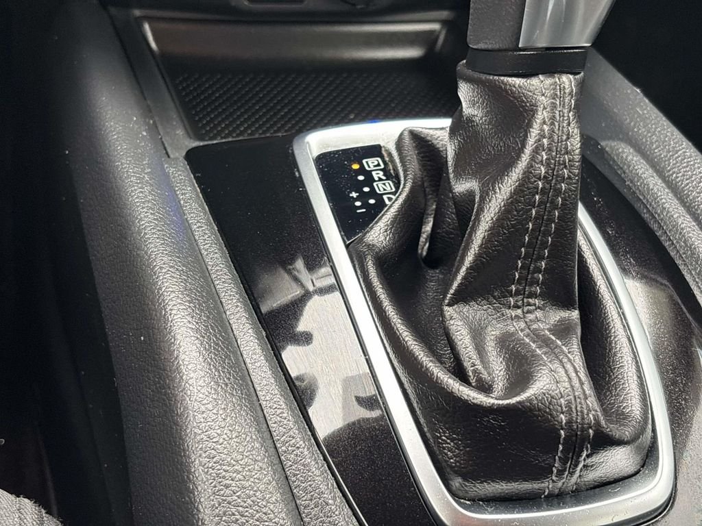 Used 2017 White Nissan SV image 21