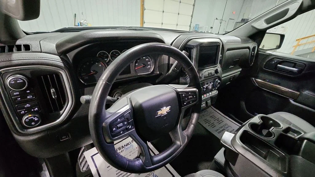 Used 2022 Gray Chevrolet LT image 12