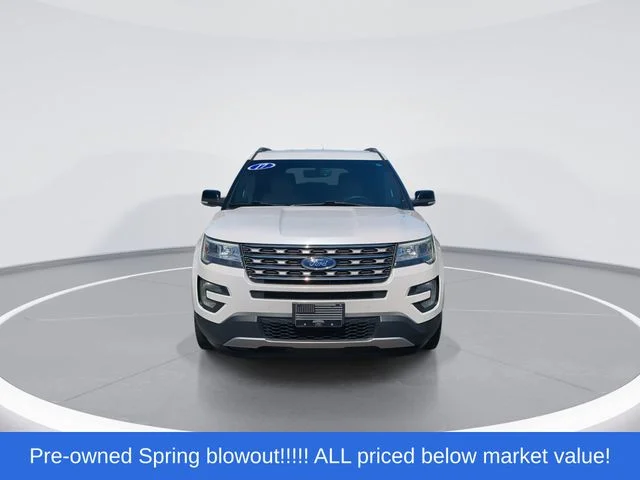 Used 2017 White Ford XLT image 3