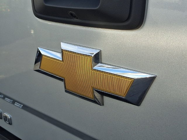 Used 2014 SILVER ICE METALLIC Chevrolet LT image 31