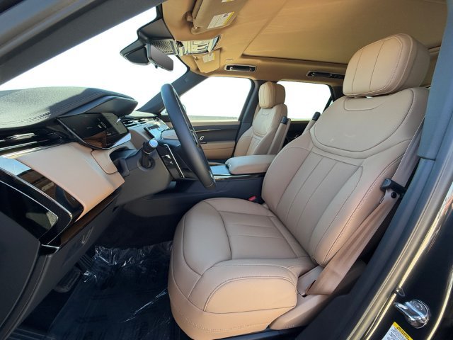 New 2027 Carpathian Grey Land Rover SE image 10