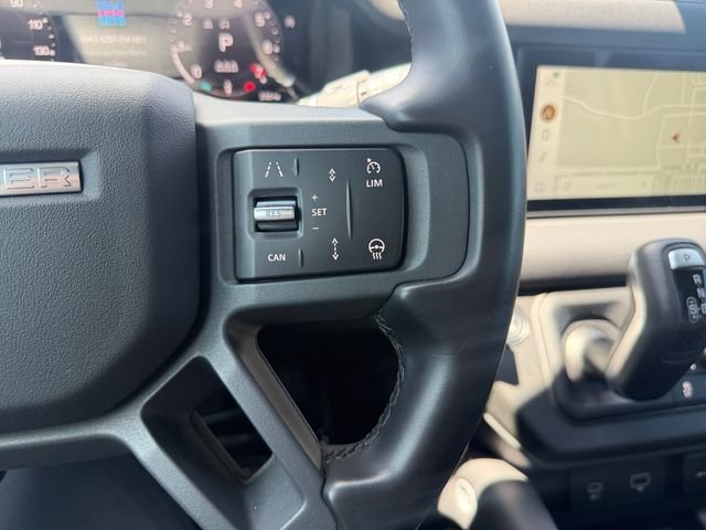 Used 2024 Black Land Rover X-Dynamic SE image 23