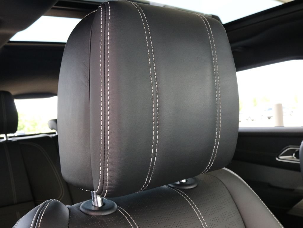 Used 2019 Red Land Rover HSE R-Dynamic image 49