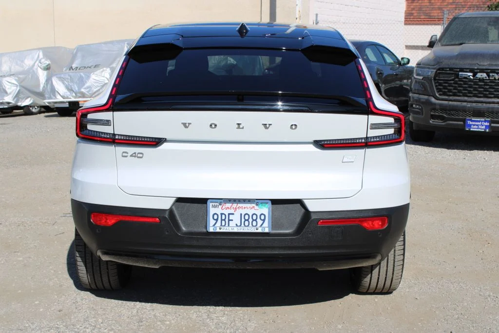 Used 2022 White Volvo Ultimate image 5