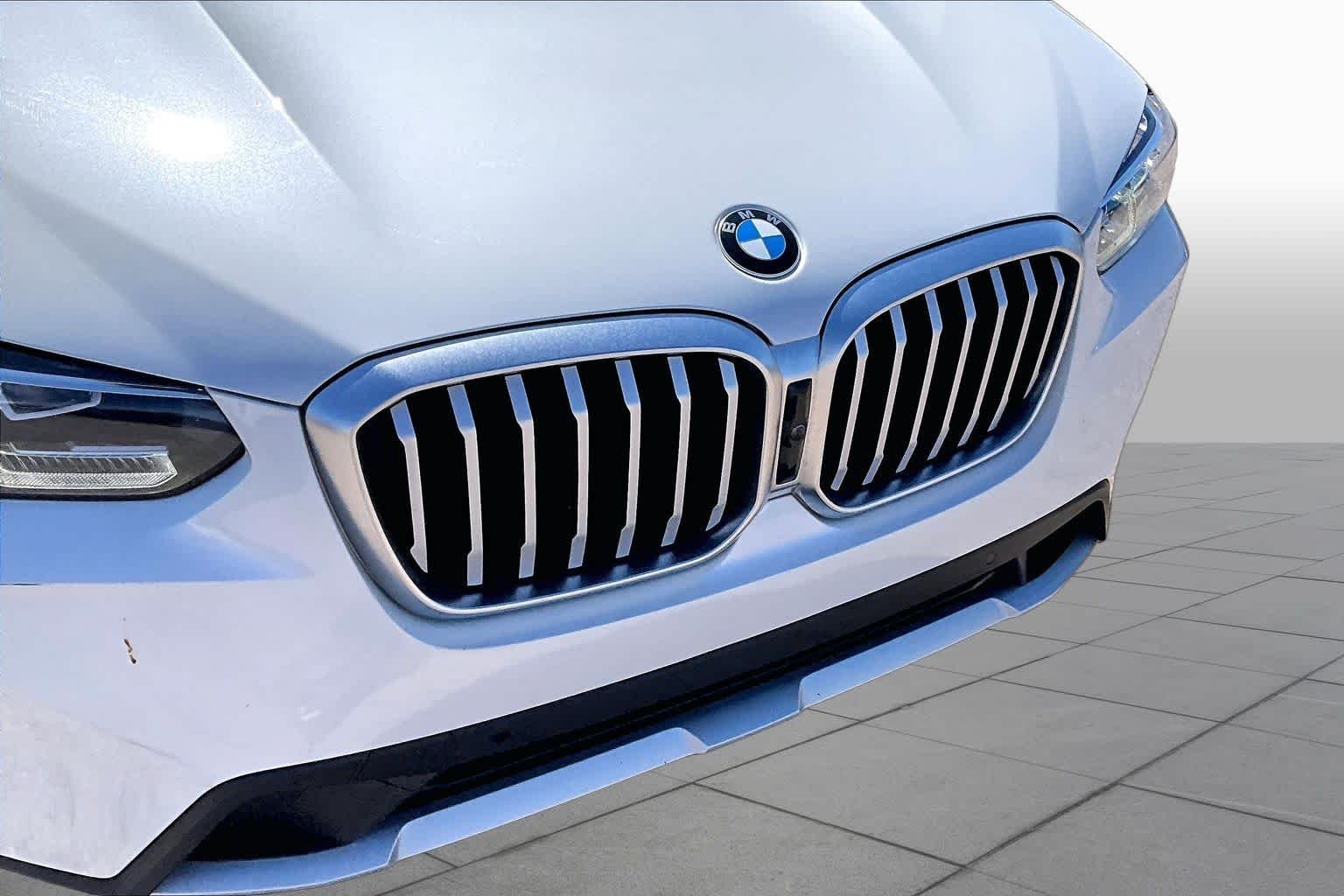 Used 2024 Mineral White Metallic BMW xDrive30i image 27