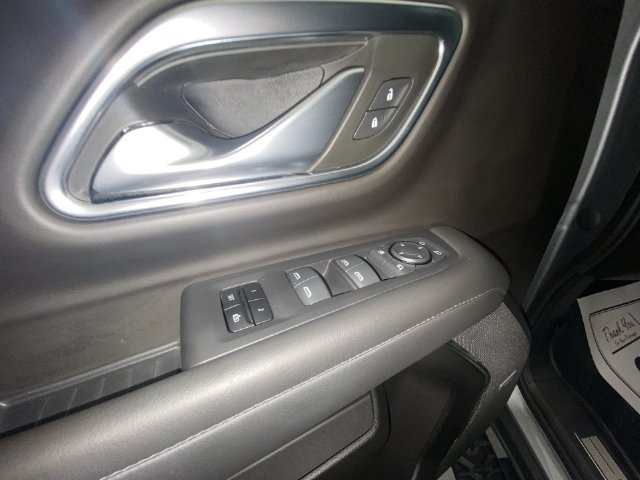 Used 2023 Gray Chevrolet Z71 image 13
