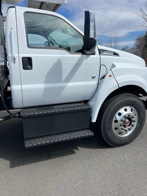 New 2025 Oxford White Ford F-650 SD Gas Straight Frame image 9