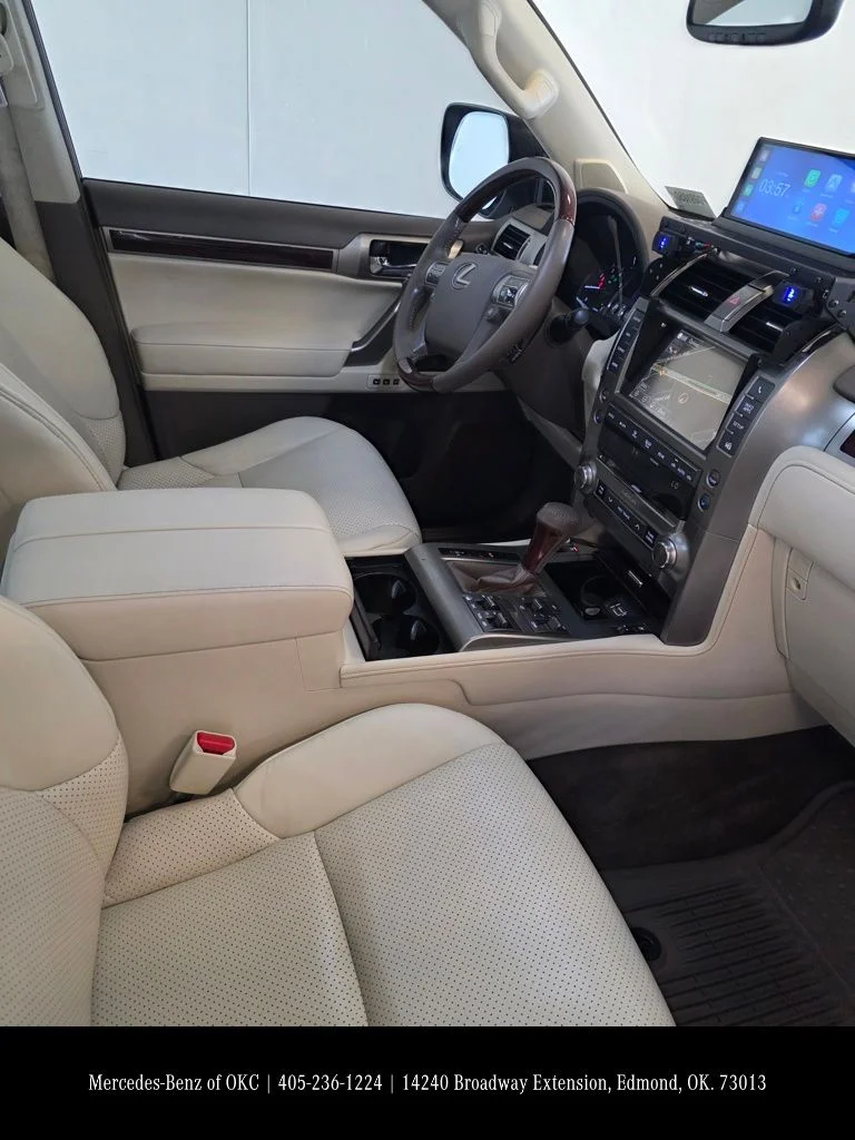Used 2014 White Lexus 460 Luxury image 12