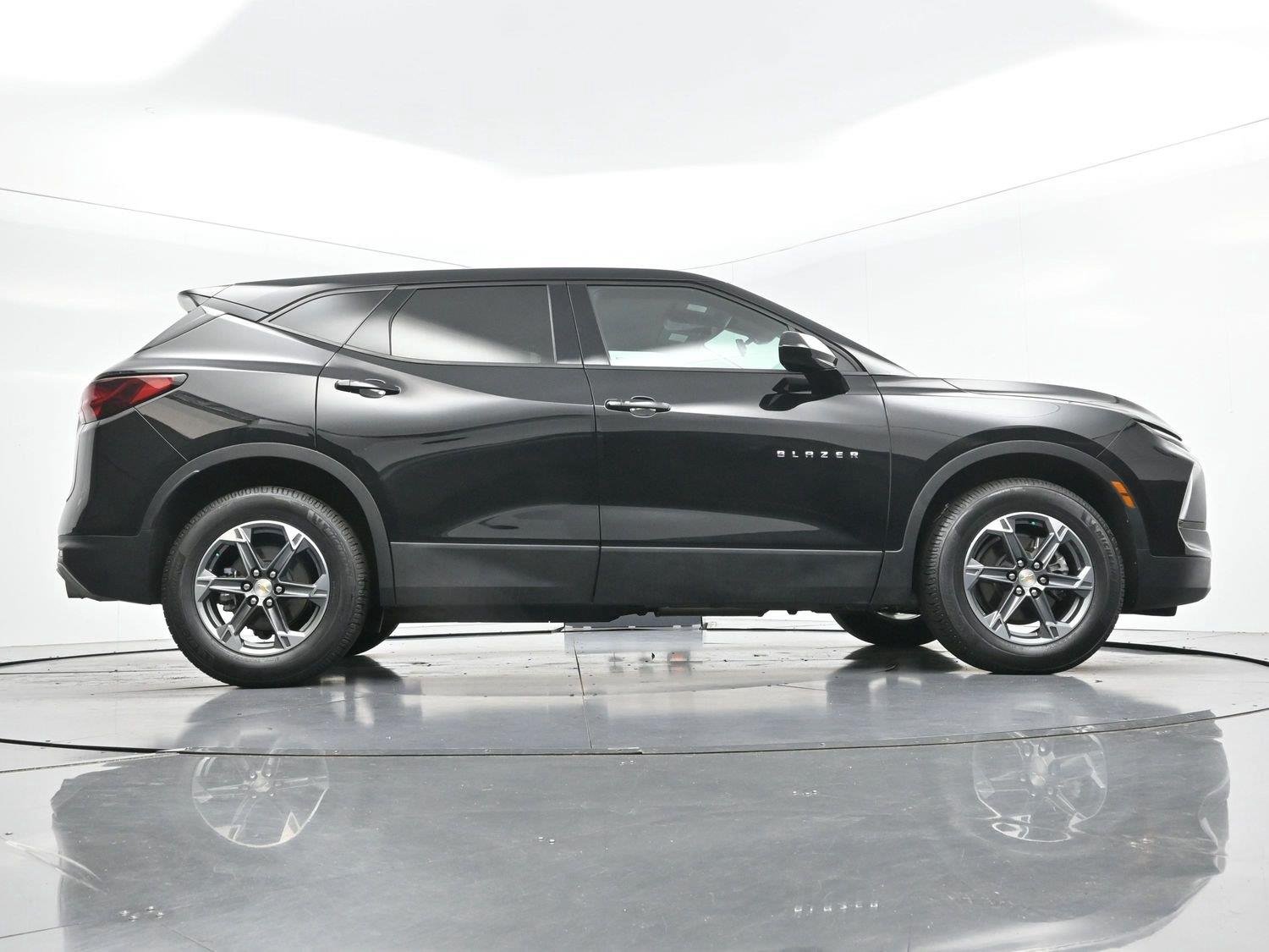 Used 2025 Black Chevrolet 2LT image 47