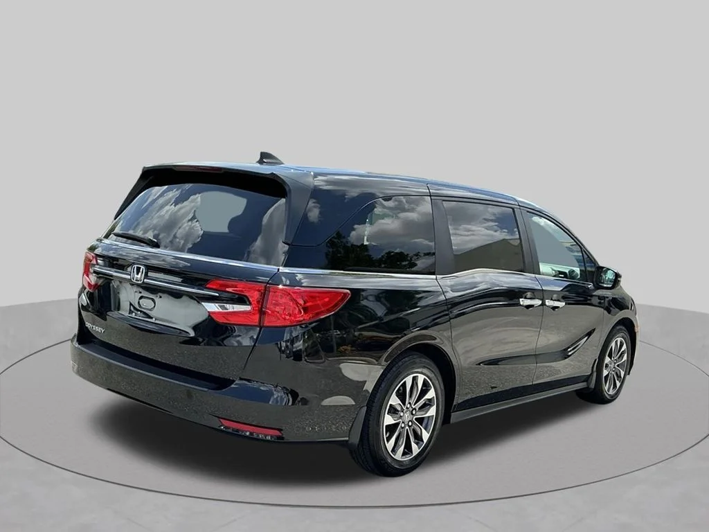 Used 2024  Honda EX-L image 8