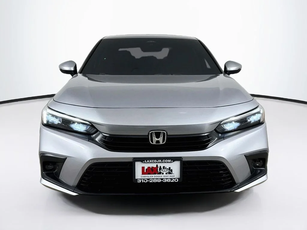 Used 2022  Honda Touring image 2