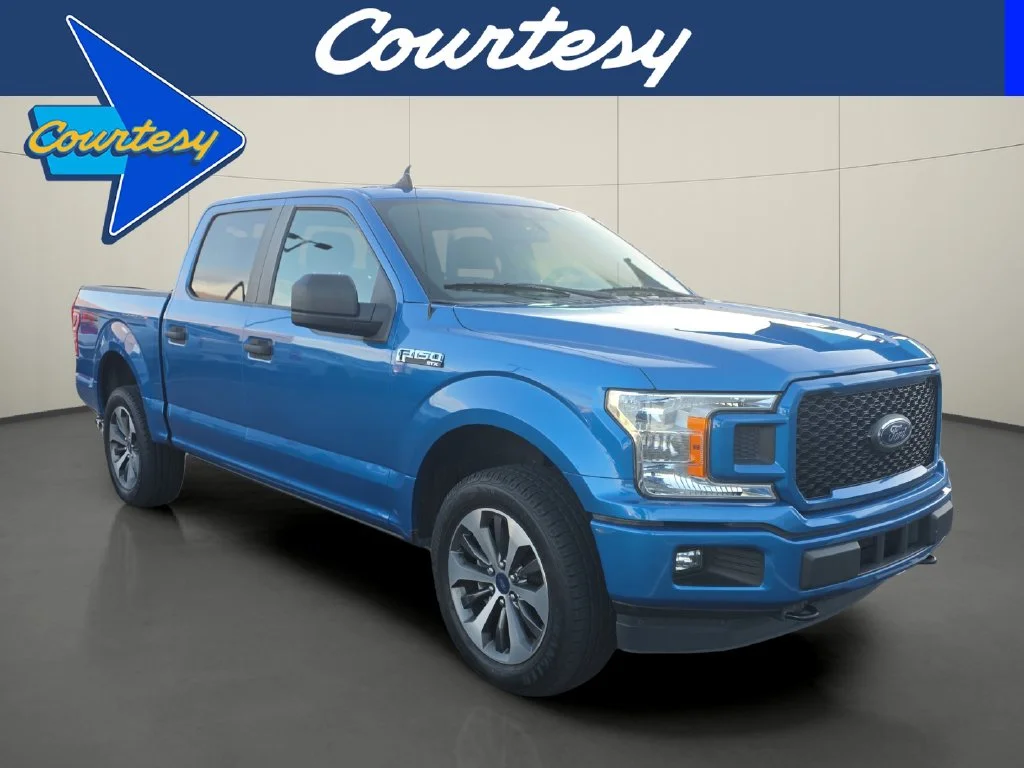 Used 2020 Blue Ford XL image 1