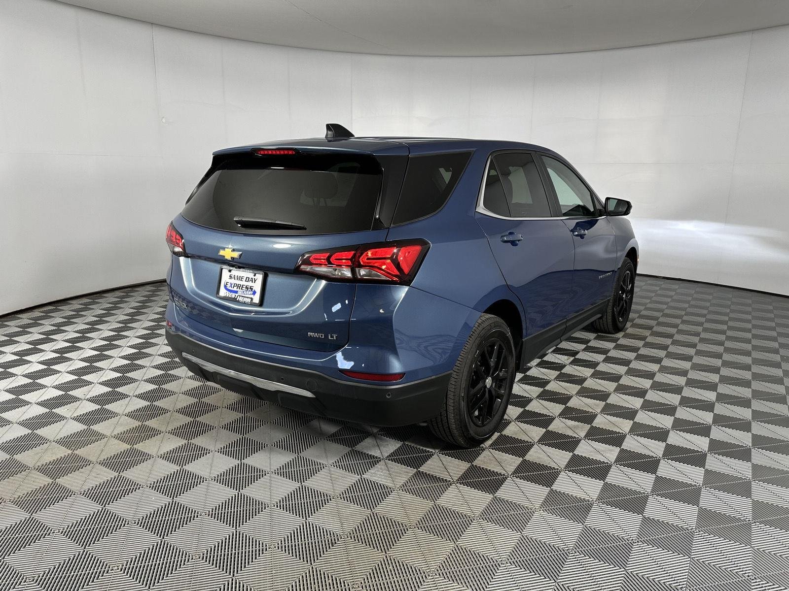 Used 2024 Lakeshore Blue Metallic Chevrolet LT image 44