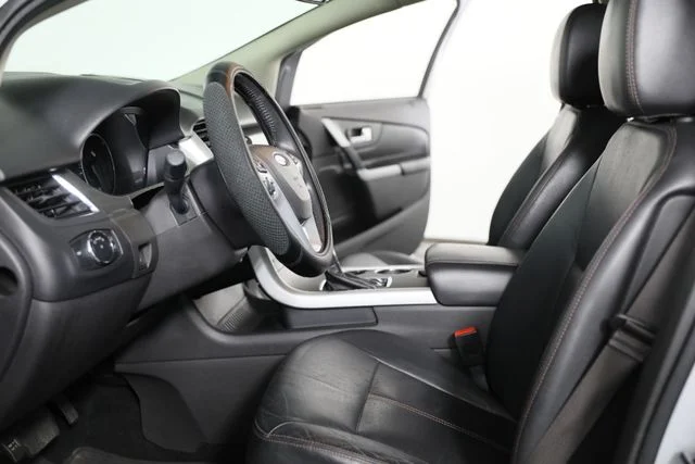 Used 2014 Silver Ford SEL image 18
