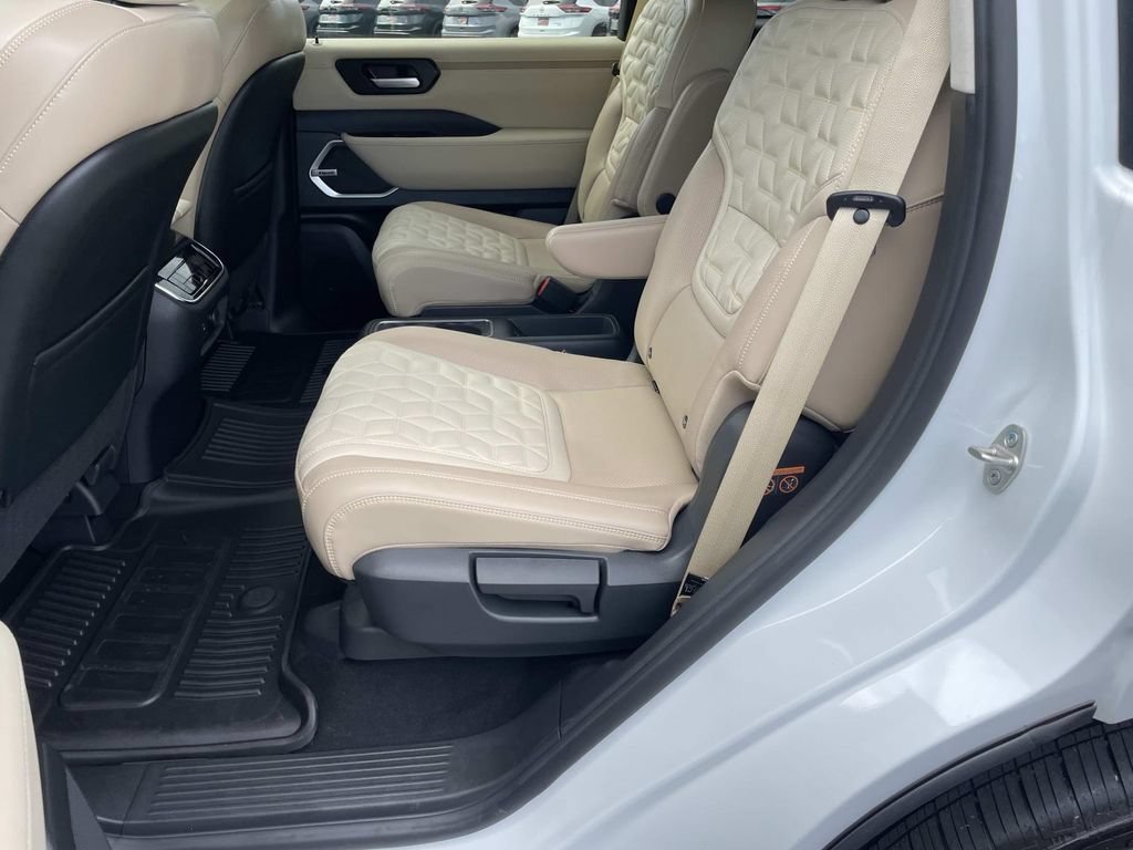 New 2026 Everest White TriCoat / Super Black Two-tone Nissan Platinum Reserve image 5