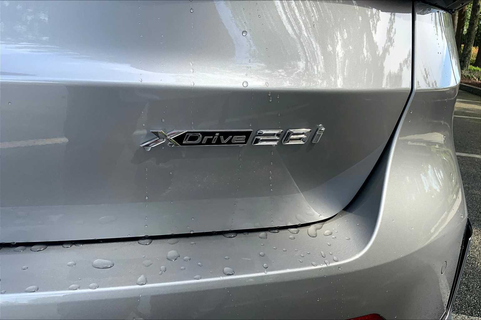 Used 2026 Space Silver Metallic BMW xDrive28i image 15