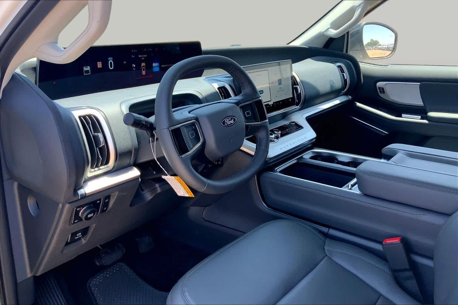 New 2026 Star White Metallic Tri-Coat Ford Active image 8