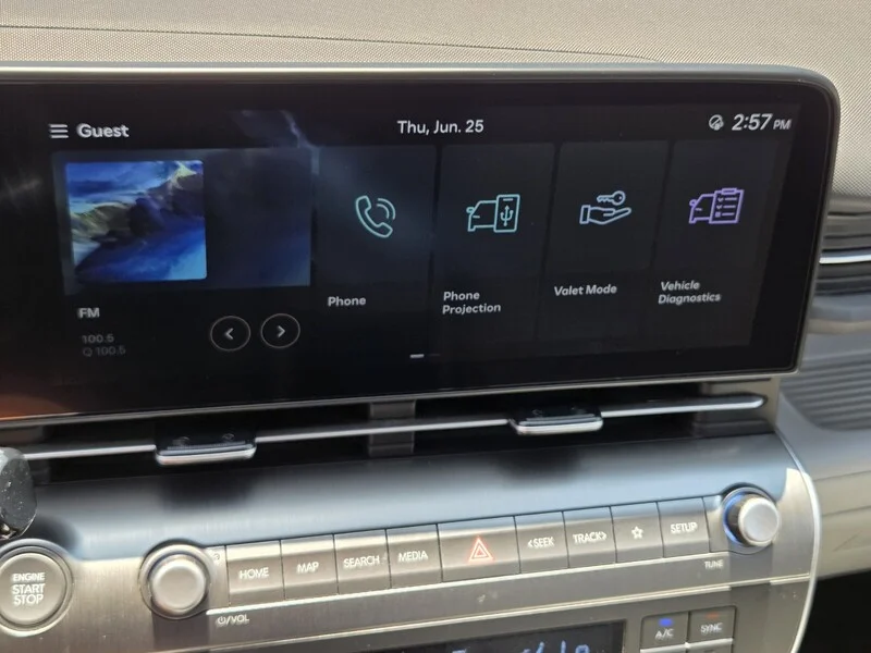 Used 2024 Cyber Gray Metallic HYUNDAI SEL FWD image 16