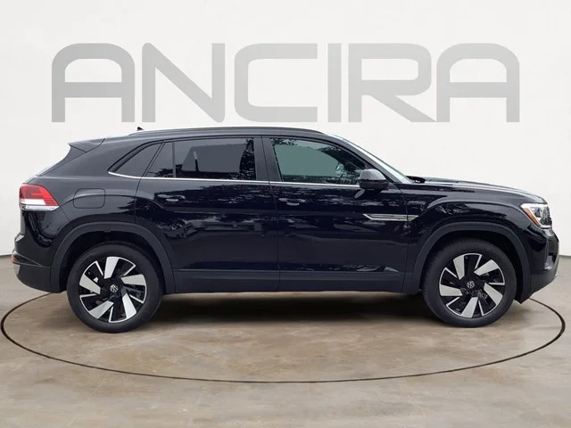 New 2026 Deep Black Pearl Volkswagen 2.0T SE W/TECHNOLOGY image 9