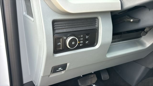 New 2026 Oxford White Ford XL image 11