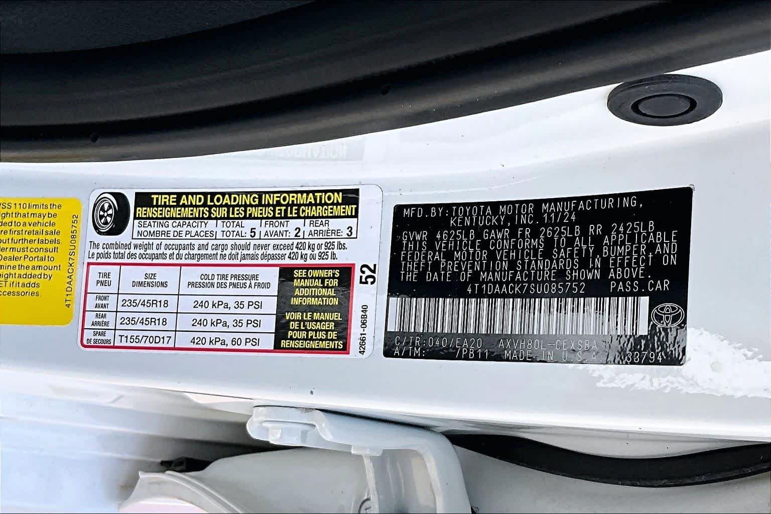 Used 2025 Ice Cap Toyota SE image 34