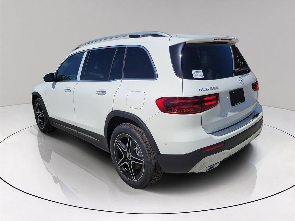 New 2026 Polar White Mercedes-Benz GLB 250 image 4
