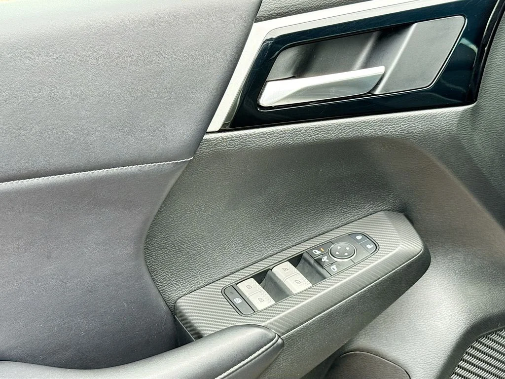 Used 2023 Alloy Silver Metallic Mitsubishi SE image 16